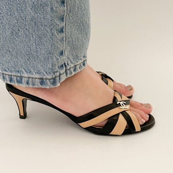 CHANEL Kitten heel slides. Sz 7.5 - Picture 4 of 9